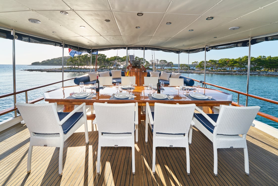 Perla charter yacht croatia