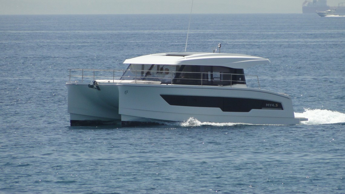 Motor Yacht 4.S