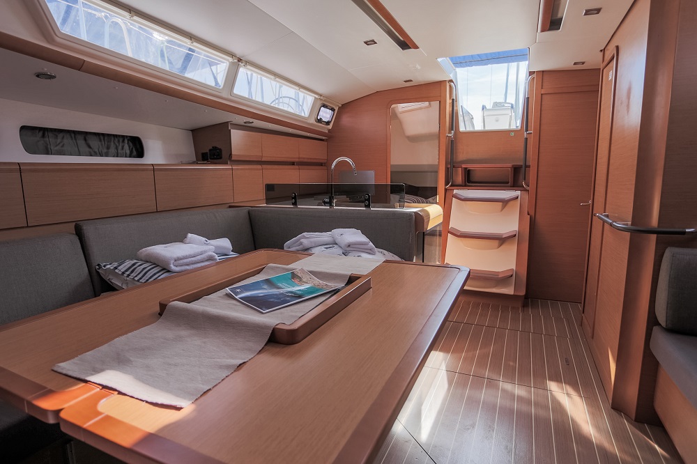 Sun Odyssey – DOUBLE CABIN – Sailing school – double cabin