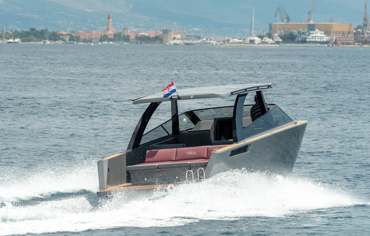 Motorni čoln Colnago 33 JG Split regija, Hrvaška 3 thumbnail