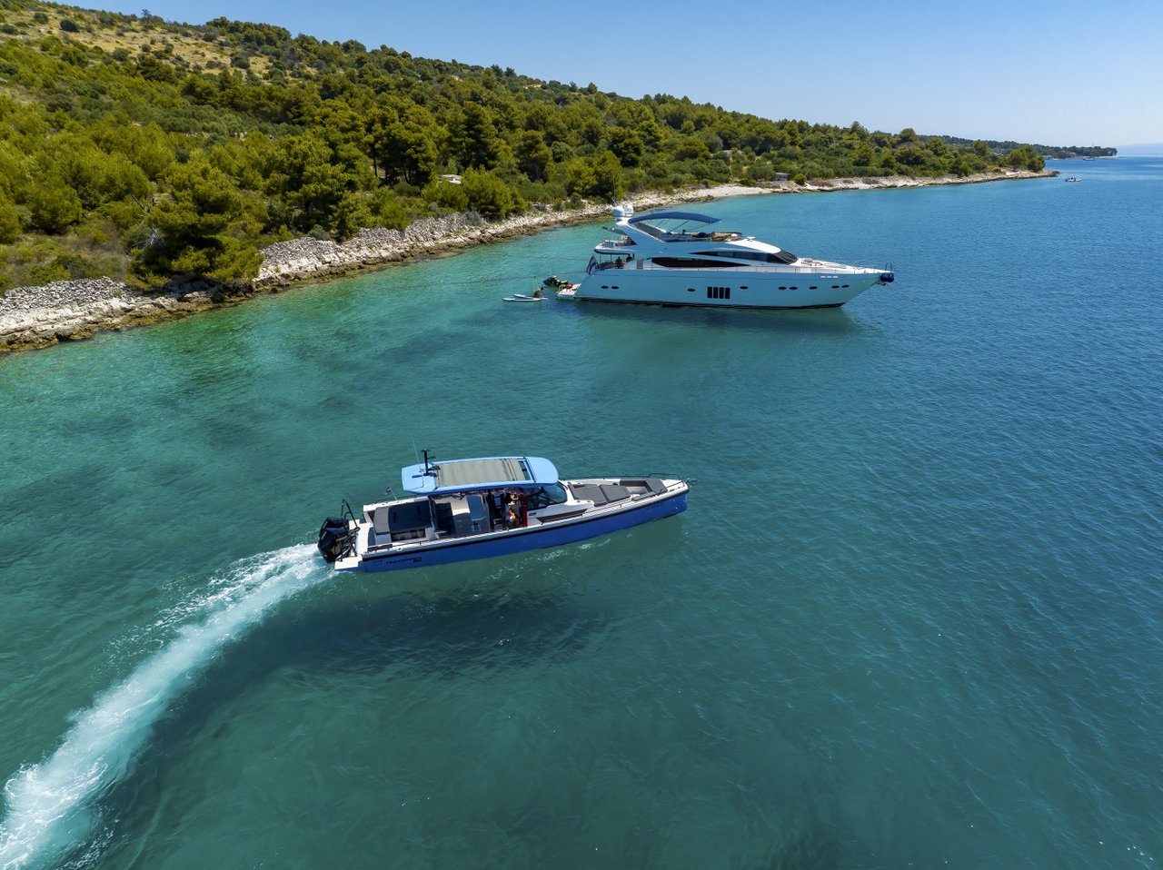 Motorni čoln Axopar 37 Sun Top Split regija, Hrvaška 7 thumbnail
