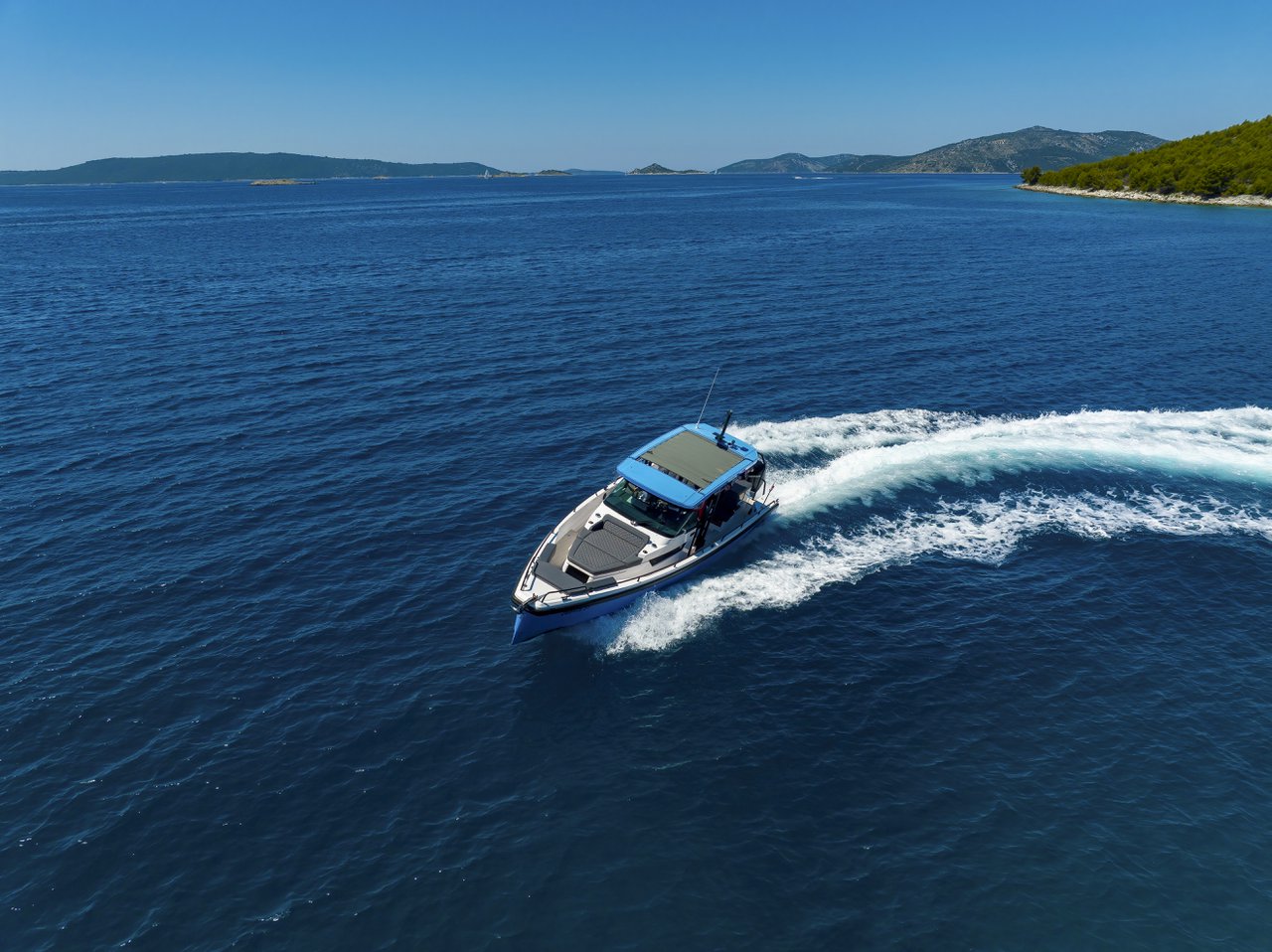Motorni čoln Axopar 37 Sun Top Split regija, Hrvaška 10 thumbnail