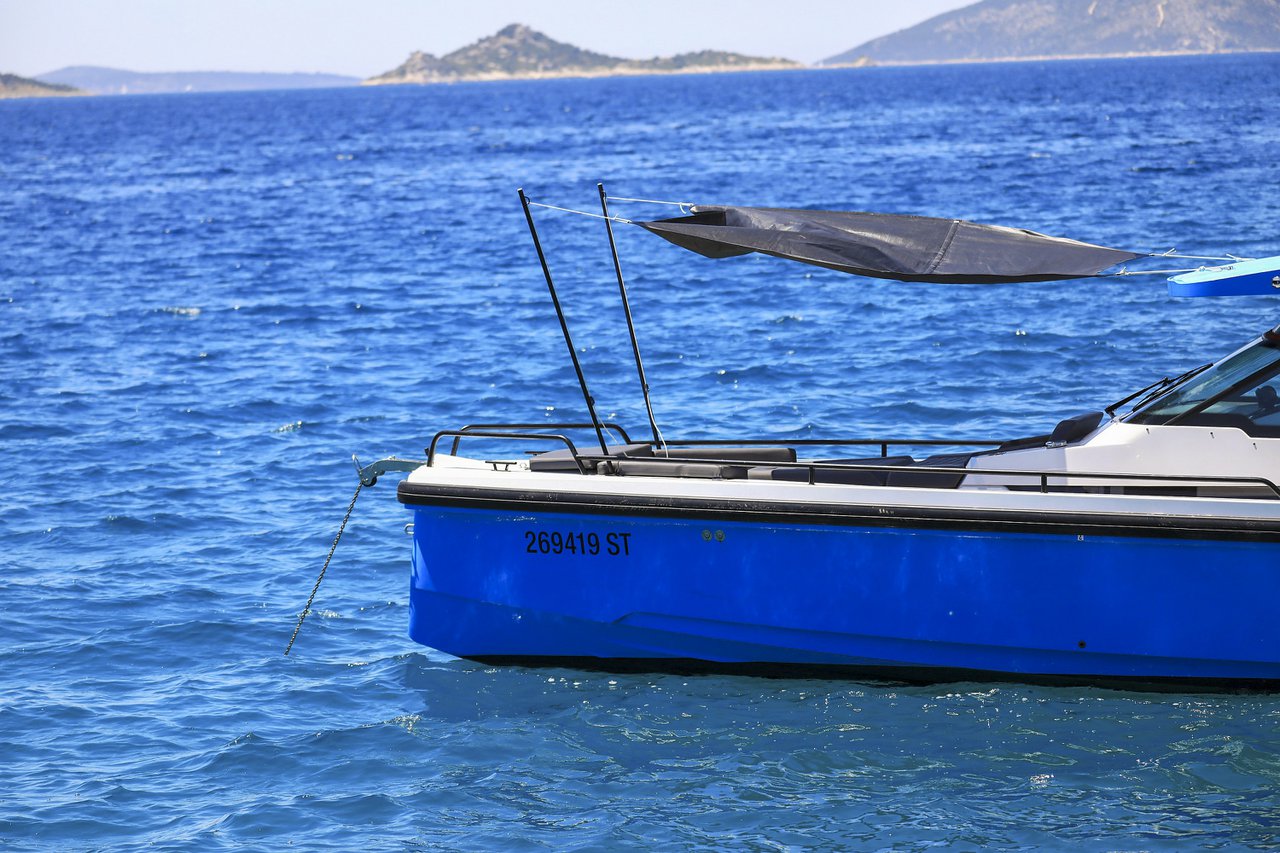 Motorni čoln Axopar 37 Sun Top Split regija, Hrvaška 27 thumbnail