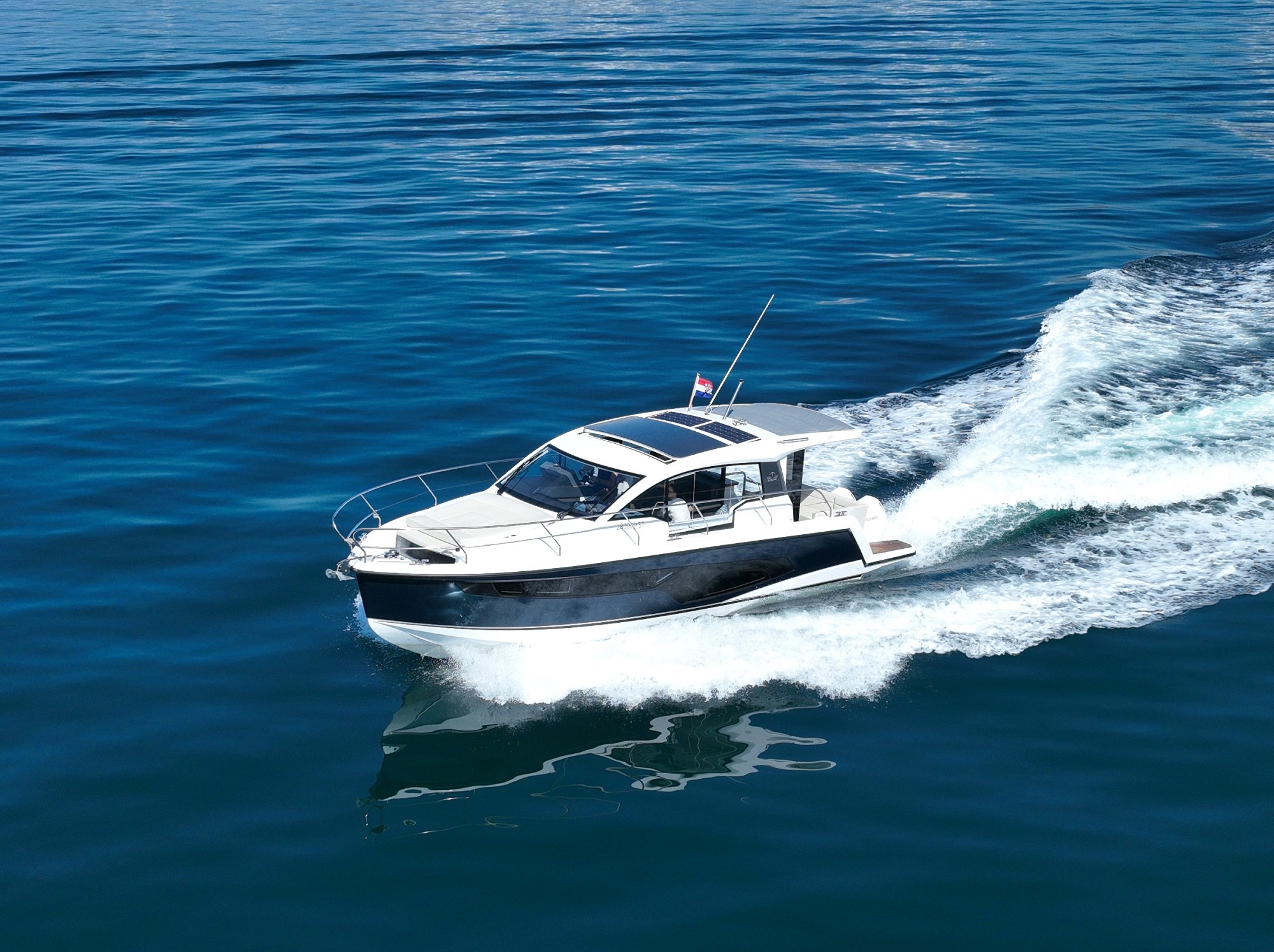 Motorni čoln Sealine C335V Split regija, Hrvaška 5