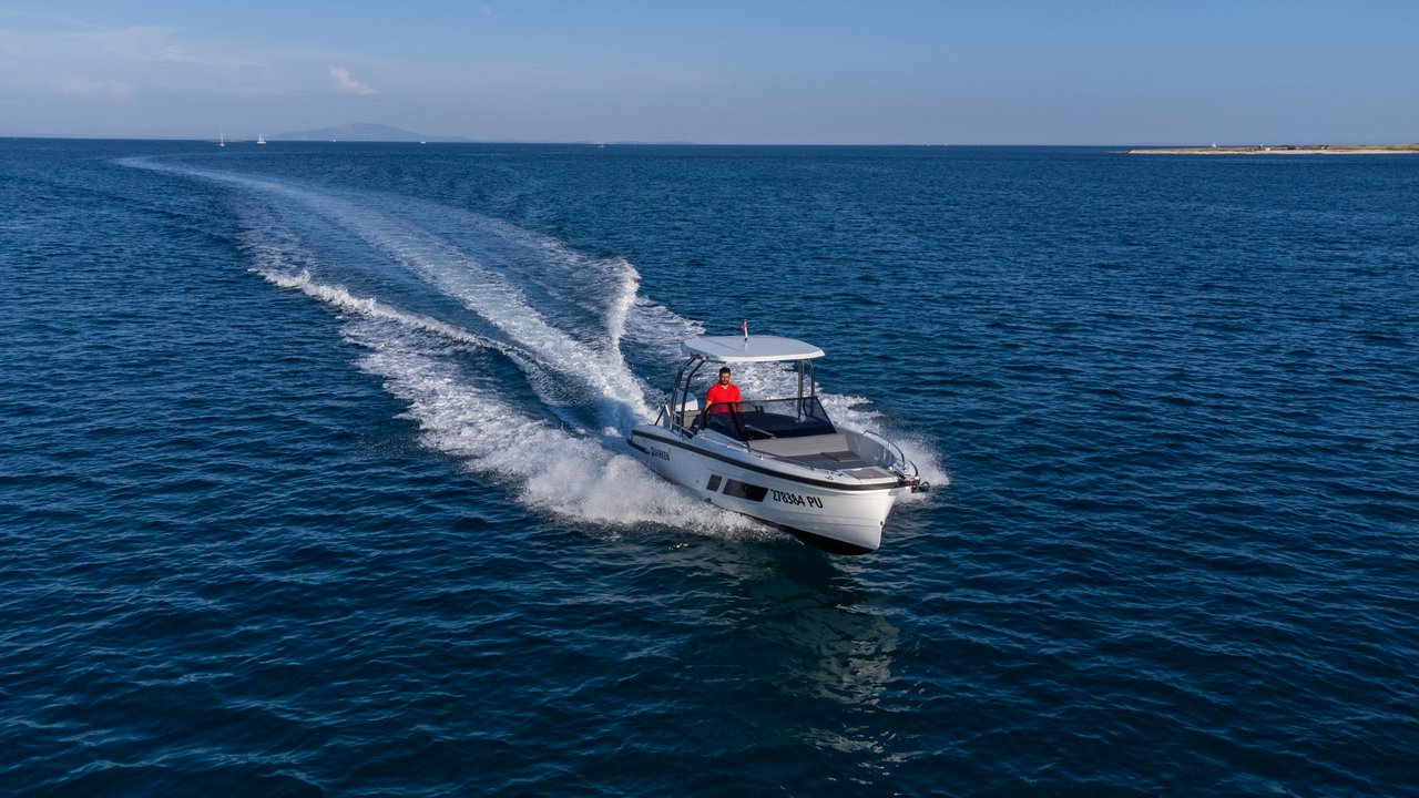 Motorni čoln Quarken 27 T-TOP Istra, Hrvaška 5 thumbnail