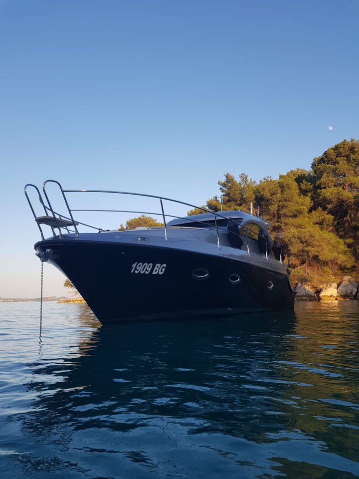 Motorni čoln Mirakul 30 Zadarska regija, Hrvaška 6 thumbnail
