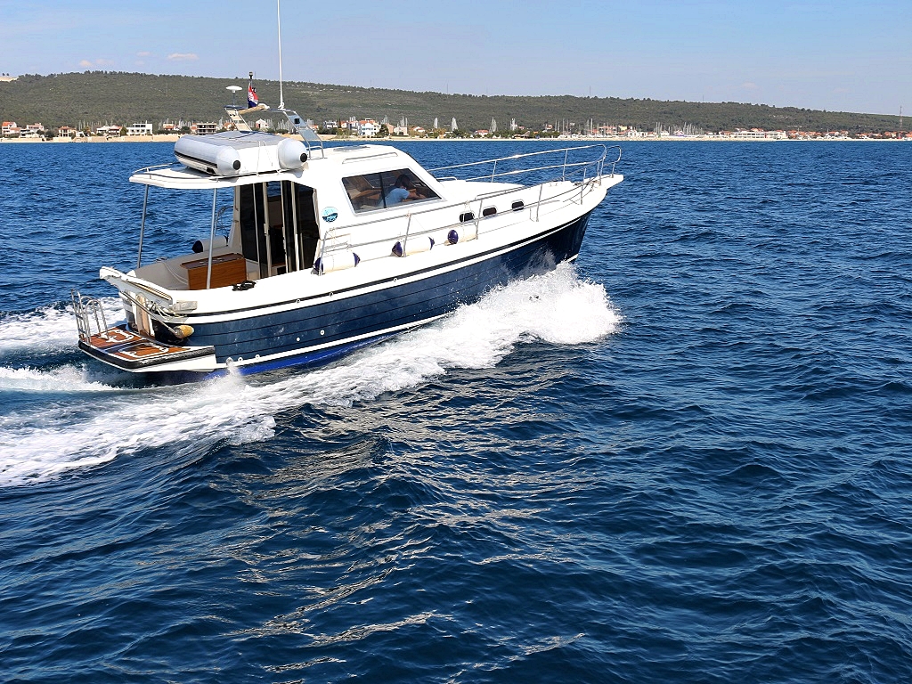 Motorni čoln Adria 1002 Vektor Zadarska regija, Hrvaška 1 thumbnail