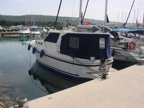 Motorni čoln Adria 1002 Zadarska regija, Hrvaška 1 thumbnail