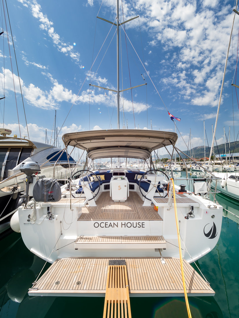 Noleggio Barche Oceanis 51.1 - 5 + 1 cab. Marina Kastela