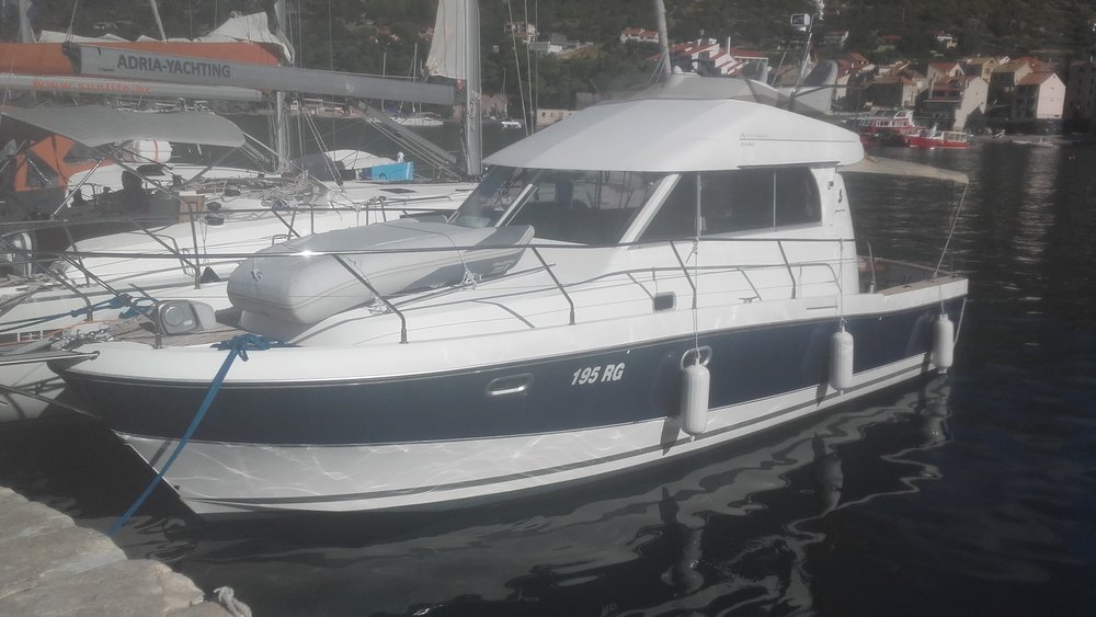 Motorni čoln Antares 10,80 Fly Šibenska regija, Hrvaška 1 thumbnail