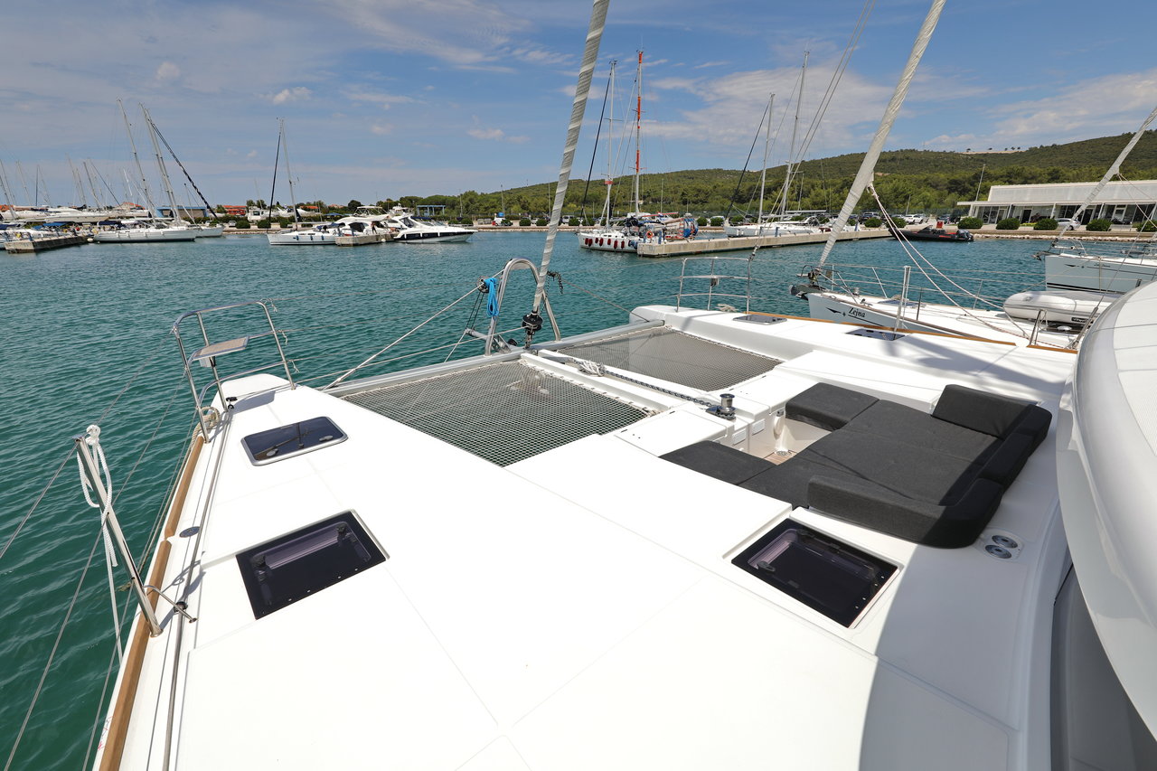 Sea Dweller charter yacht croatia