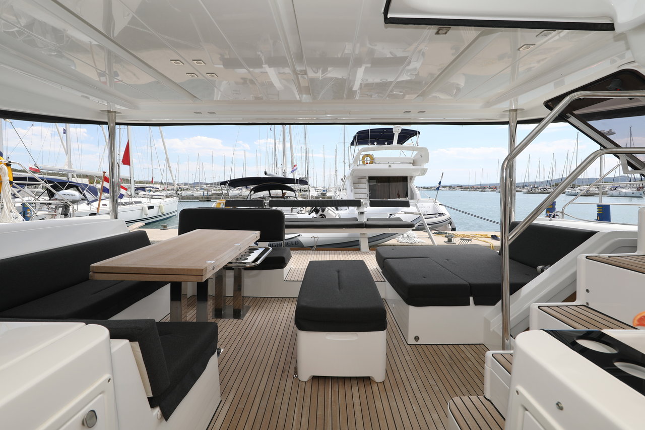 Sea Dweller charter yacht croatia