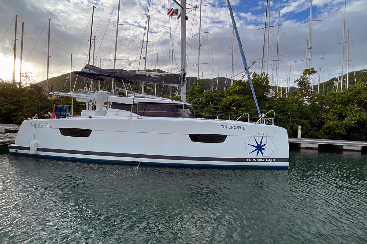 Fountaine Pajot Astrea 42 - 4 + 2 cab. - OUT OF OFFICE (ex. V7385)